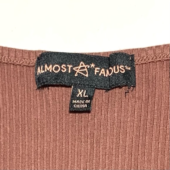 Almost Famous Brown Long Sleeves Top Size XL - Picture 6 of 8